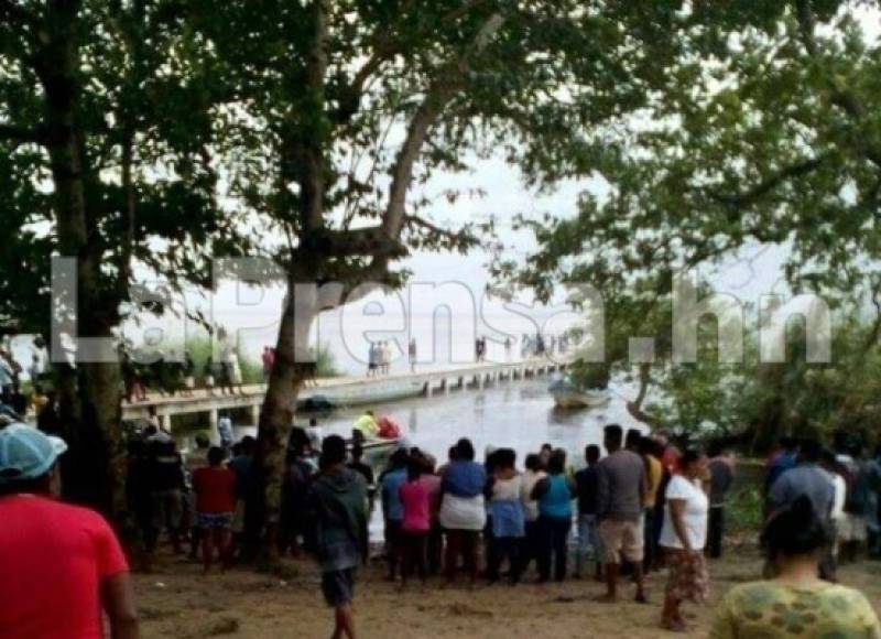 Autoridades municipales del municipio de Juan Francisco Bulnes de Gracias a Dios confirman que tres personas han muerto y hay cuatro menores de cinco y seis años desaparecidos tras naufragio de una lancha en la laguna de Ibans en la zona oriental de Honduras.