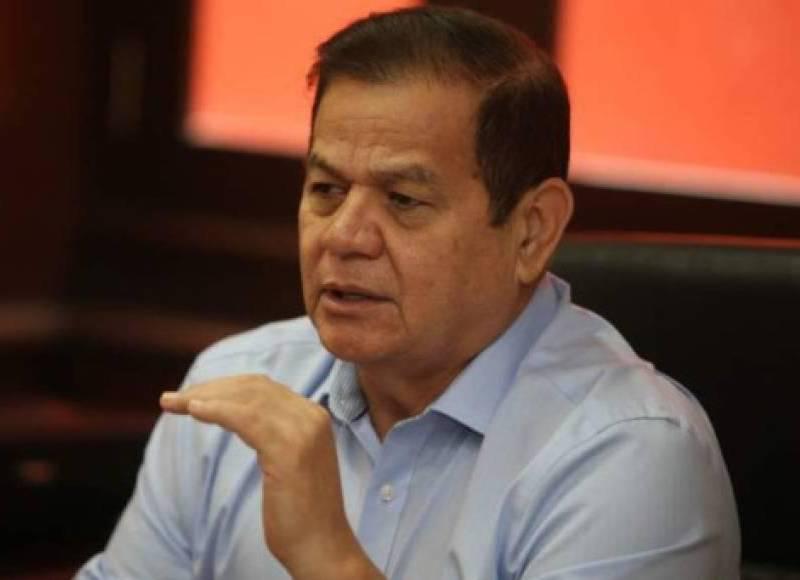 “El país está pasando por una situación caótica”, agregó el también presidente del Partido Alianza Patriótica Hondureña (APH). 