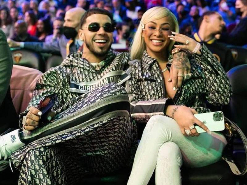 Anuel AA y Yailin la más viral en un encuentro de basketball