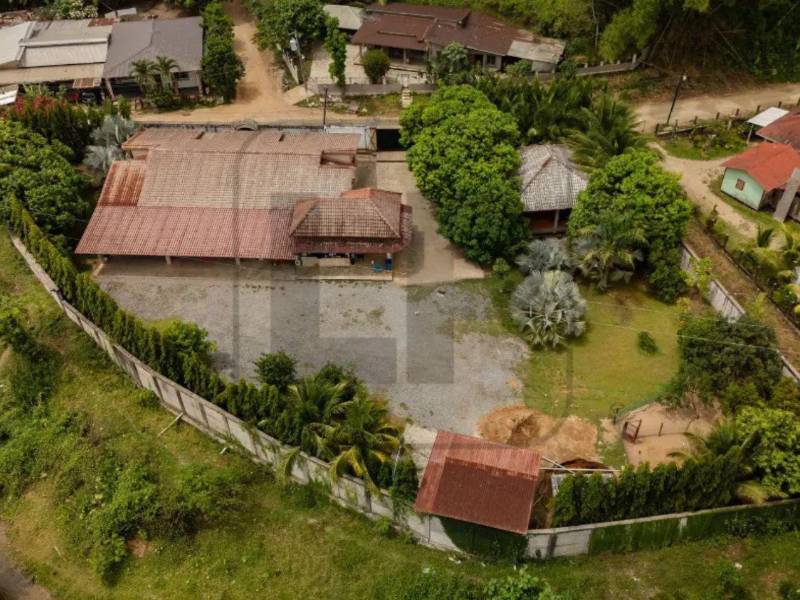 Esta es la casa donde fueron asesinados los cinco policías.