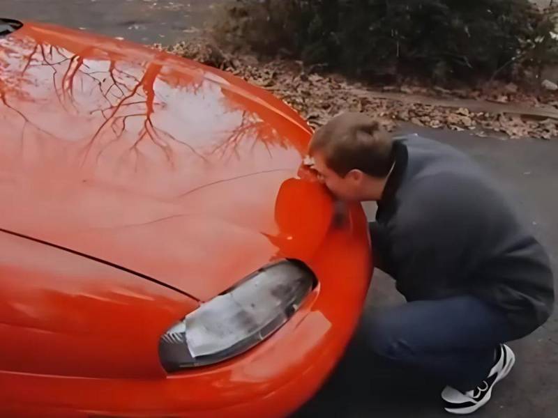 Nathaniel, se convirtió desde el 2012 en uno de los hombre más conocidos y criticado por redes sociales a nivel mundial por comprometerse con su auto “Chase” en el estado de Arkansas, Estados Unidos, asegurando que era “el amor de su vida”.