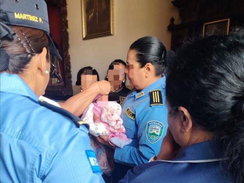 Las autoridades policiales se hicieron cargo de la recién nacida y coordinaron su traslado para recibir atención médica y quedar bajo resguardo especializado.