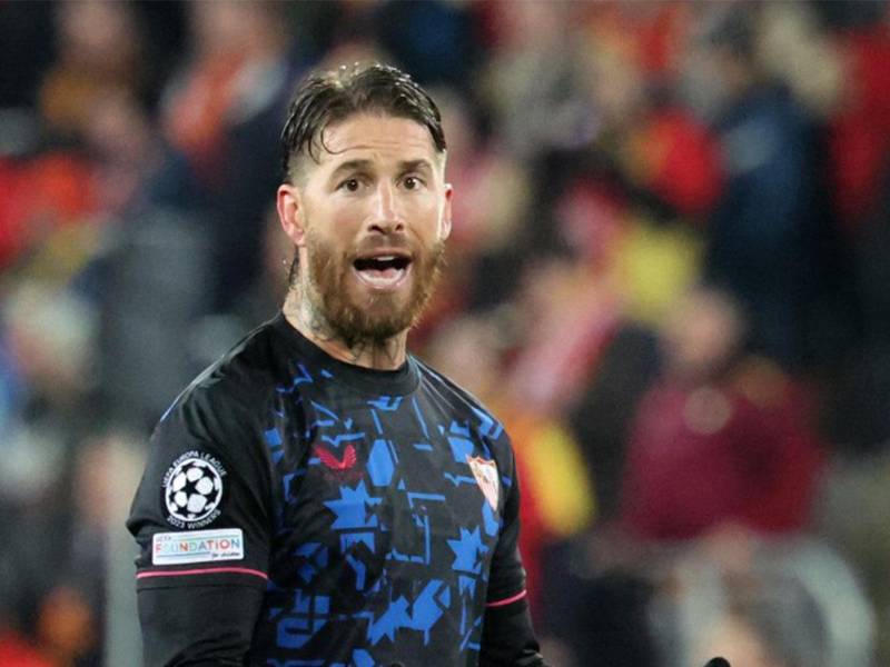 Sergio Ramos anotó un gol, pero no pudo evitar la eliminación del Sevilla de toda competencia europea.