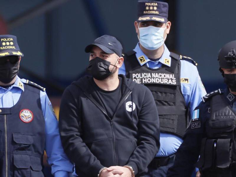 Michael Derringer Powery, presunto narcotraficante hondureño, fue extraditado a los Estados Unidos este 27 de enero luego de ser solicitado por la Corte del Distrito Oeste de Texas por tres cargos relacionados con el tráfico de cocaína.