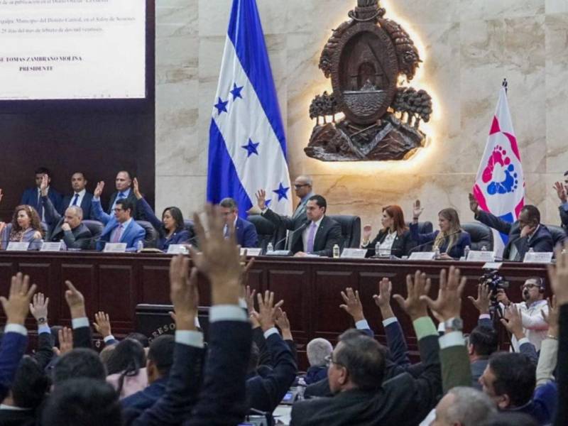 Diputados del Congreso Nacional impulsan cambios en mesas electorales y escrutinio.