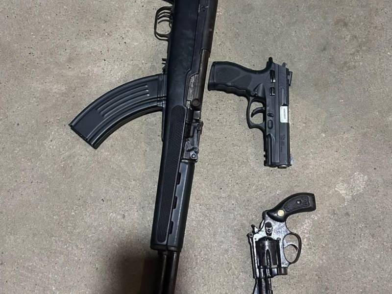 Armas decomisadas.