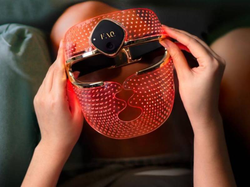 Lo que antes era un tratamiento exclusivo de clínicas dermatológicas y centros estéticos, hoy está al alcance de cualquiera que busque mejorar su epidermis desde su hogar.