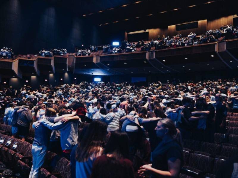 La jornada de oración está abierta a todos los estudiantes universitarios, independientemente de su afiliación religiosa y busca fomentar espacios de escucha, reflexión y acompañamiento espiritual