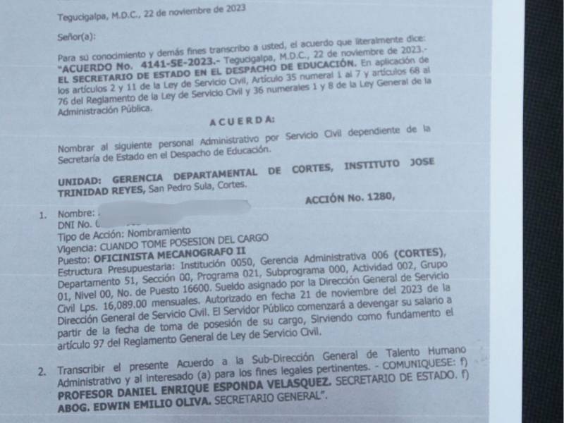 El director del JTR reportó que esta persona solo se presentó a trabajar cinco días. Él mismo dijo que era el motorista privado de Edwin Oliva, informó Mejía.