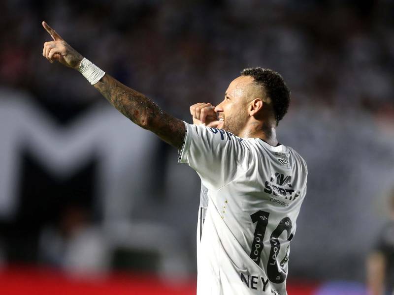 El delantero brasileño le dedicó el gol a su familia que estaba en el estadio del Santos.
