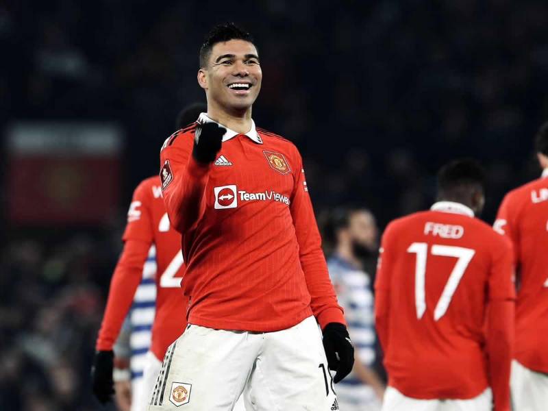 Casemiro hizo un doblete y lideró la victoria del Manchester United 3-1 contra el Reading.