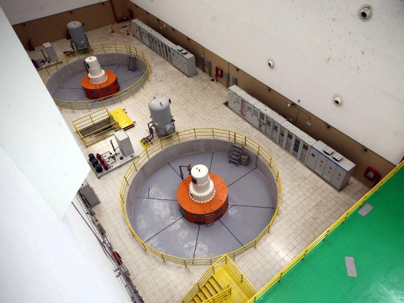 Las turbinas de la central están detenidas mientras no aumente el nivel del embalse de los 280 metros sobre el nivel del mar; el pasado viernes solo tenía un volumen disponible de 0.37%, según el Centro Nacional de Despacho.