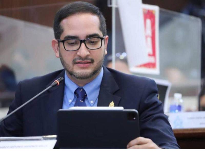 Marco Midence calificó de “inútiles e inoperantes” a los actuales gobernantes que no preveeron las crisis energética del país.