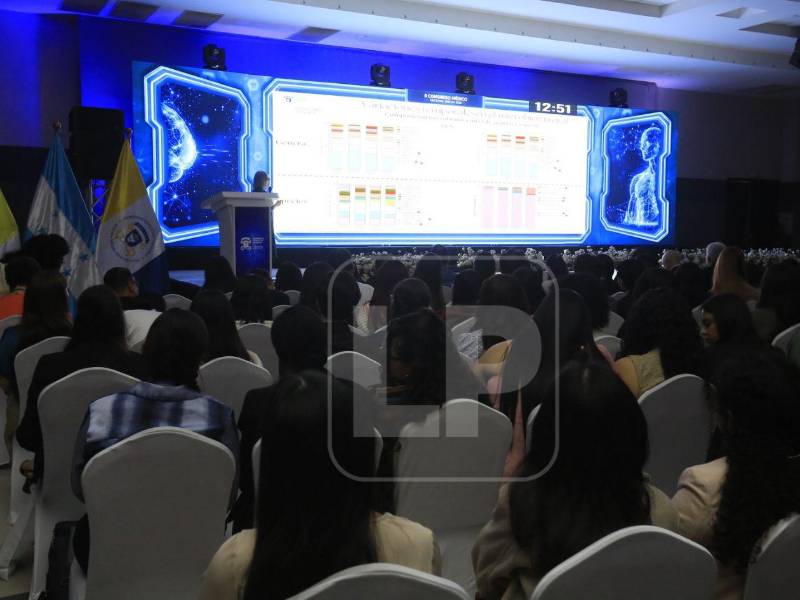 El congreso promueve el conocimiento, la innovación y la reflexión sobre el futuro de la medicina, con una formación integral que combina los avances tecnológicos con la sensibilidad humana y la vocación de servicio.