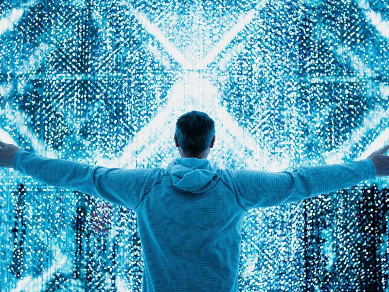 Ante la IA, nos movemos de forma errática entre la fascinación ciega y un pánico abstracto a esa tecnología.