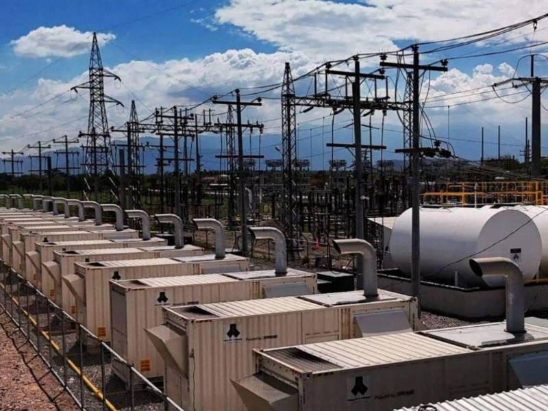 La nueva ley del sector eléctrico divide a la Enee en tres empresas y una matriz.