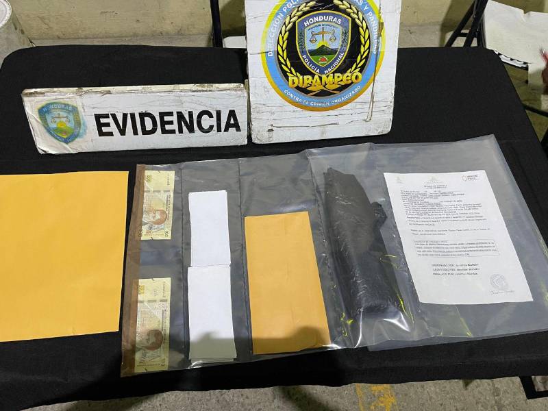 Parte de lo decomisado al momento de ser aprehendidos en un sector de Tegucigalpa.