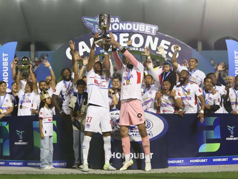 Luego de conquistar la copa número 40 de su historia esto es lo que sucede en la plantilla del Olimpia. Altas, los que llegarían, bajas confirmadas, renovaciones listas y los que están pendientes.