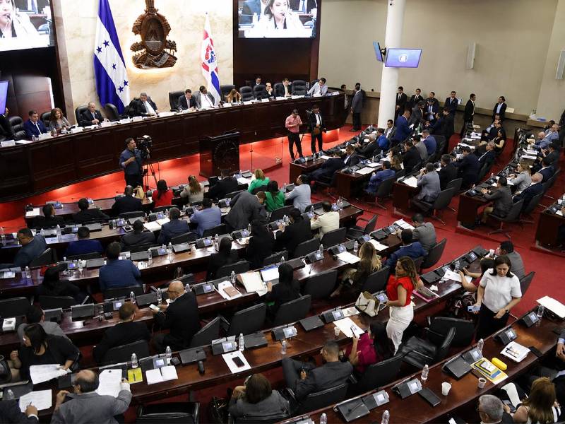 El Congreso Nacional impulsa acciones para fortalecer la estabilidad financiera y tributaria del país.