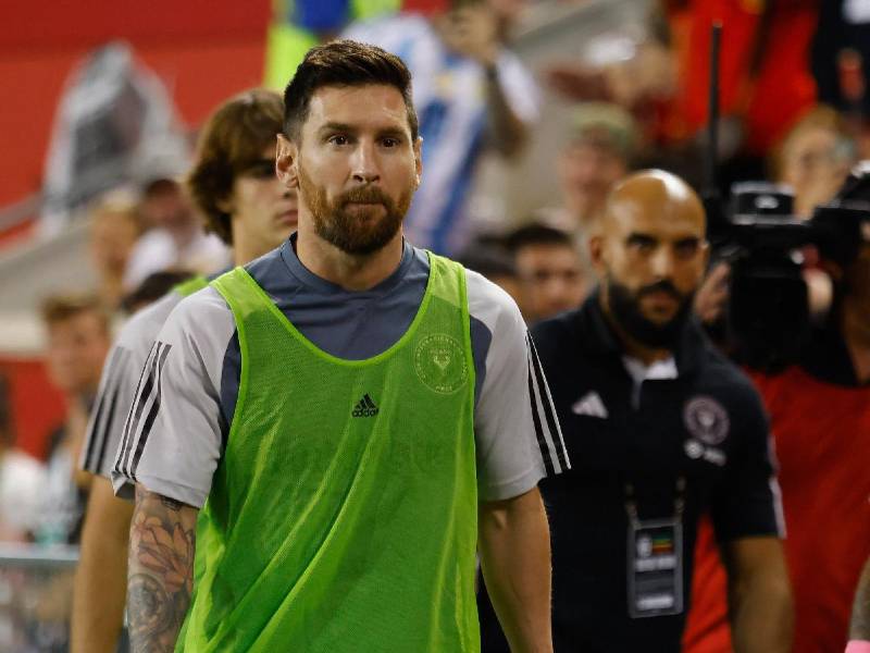 El astro argentino arrancó como suplente, pero ingresó en el segundo tiempo y anotó un gol. Esto dijo la prensa deportiva sobre el astro argentino.