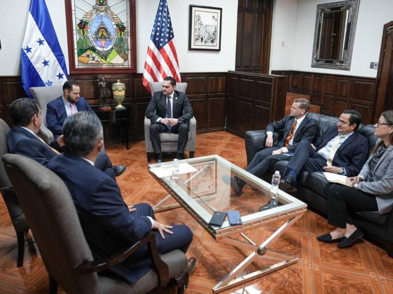 Autoridades del Congreso Nacional se reúnen con delegación de Estados Unidos.