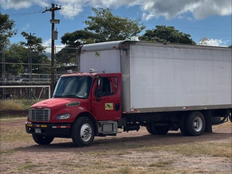 A bordo de estos camiones comenzó a llegar el equipo del Trep a las bodegas en el Infop de la capital.