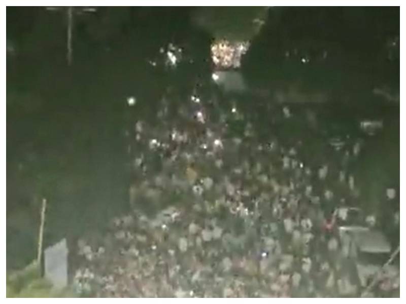 Las filas para ver a Bad Bunny llegan hasta los juzgados de San Pedro Sula.