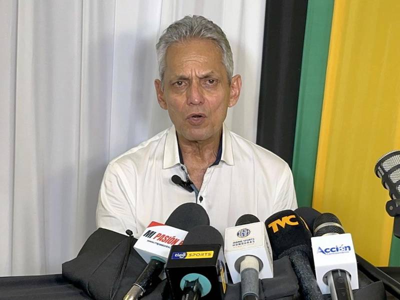 Reinaldo Rueda habló en conferencia de prensa en Kingston tras perder contra Jamaica.