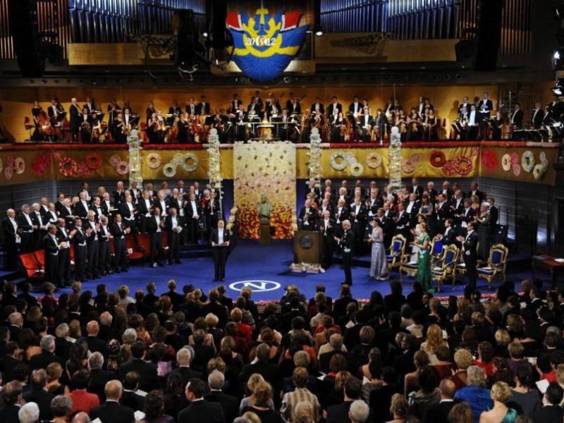 La primera entrega del Premio Nobel tuvo lugar el 10 de diciembre de 1901, aniversario de la muerte del inventor.