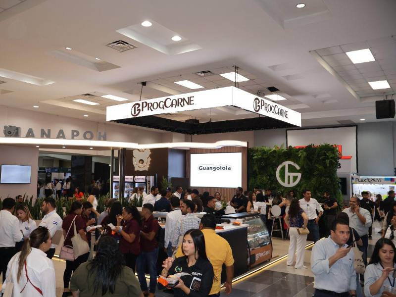 El stand de ProgCarne ofrece degustaciones y experiencias gastronómicas para los asistentes.