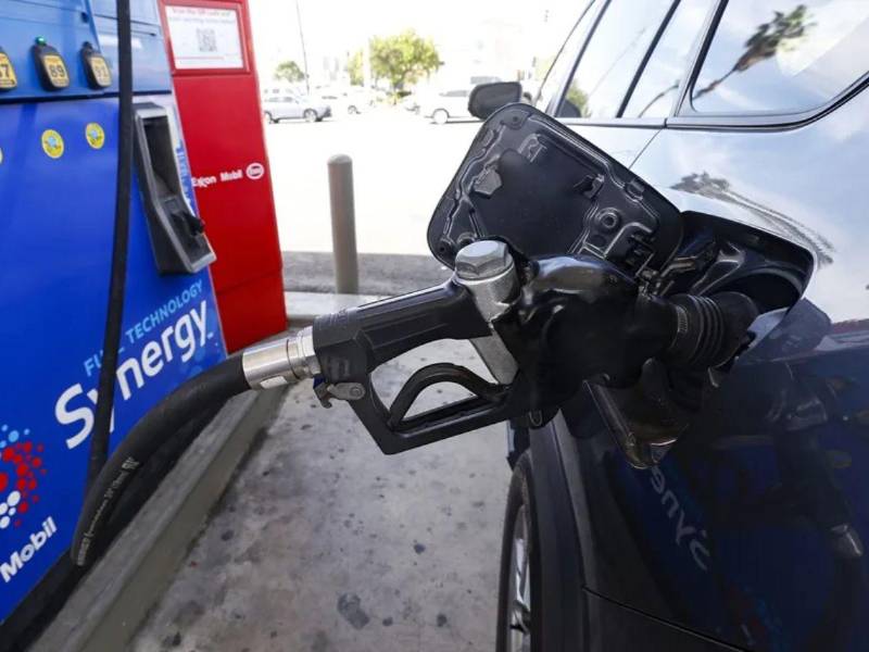 El precio del combustible en EE. UU. alcanza máximos por conflicto con Irán