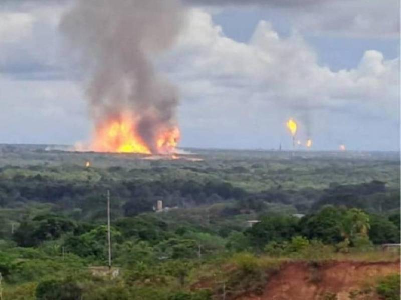 Al menos tres personas resultaron heridas este lunes tras una explosión en un oleoducto del complejo de gas natural Muscar, operado por PDVSA, ubicado en el estado de Monagas, informaron fuentes locales.