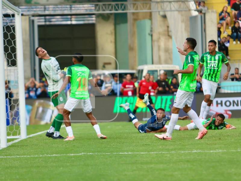 Motagua ha tenido las mejores acciones, pero ha perdonado en el primer tiempo.