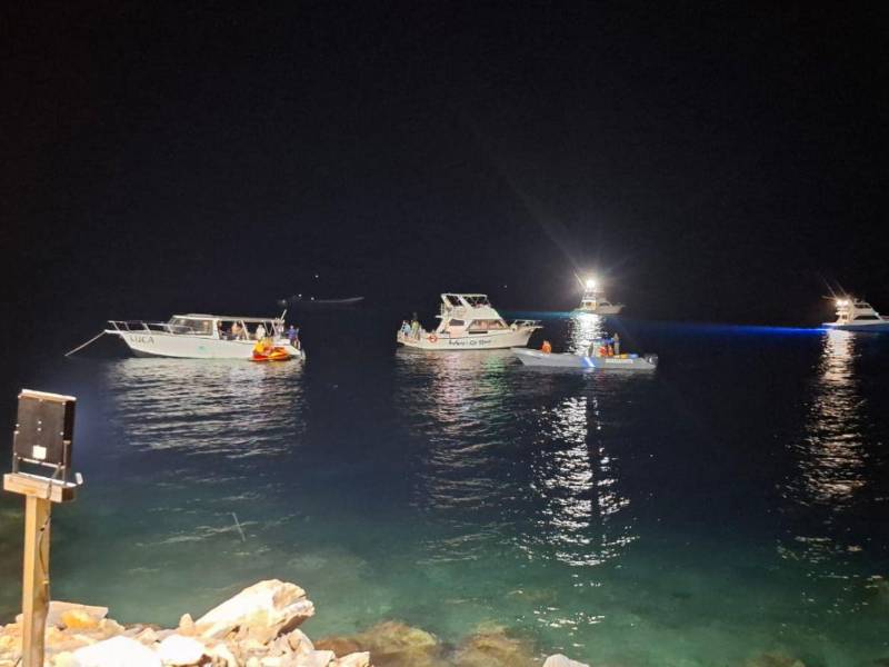 A unos 50 metros de profundidad está el avión que cayó al mar alrededor de las 6:15 de la noche de ayer lunes en Roatán, Islas de la Bahía, región insular de Honduras.