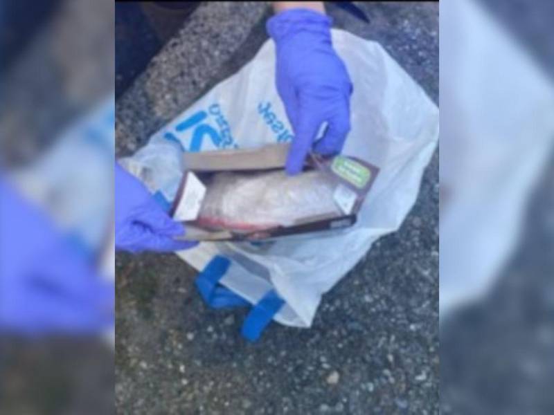 Evidencia de fentanilo y metanfetamina ocultos en cajas de cereal durante operativo policial..