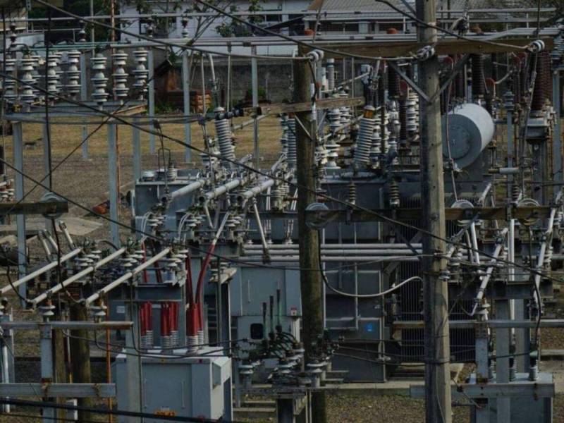 A las deficiencias en el suministro, se suma el problema de las perdidas técnicas en una red de distribución que los expertos califican de obsoleta.