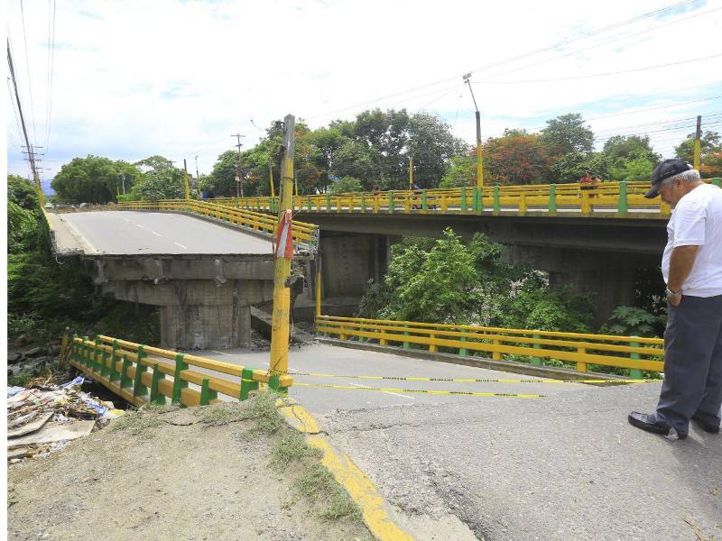 Los pobladores esperan el inicio de los trabajos de la infraestructura que colapsó a mediados de este año.