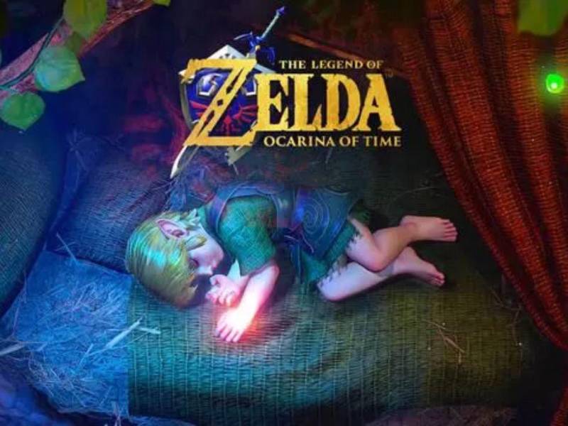 El tráiler se limita a narrar la historia del juego mediante un tapiz en el que el héroe Link está durmiendo y comienza a brillar la trifuerza en su mano.