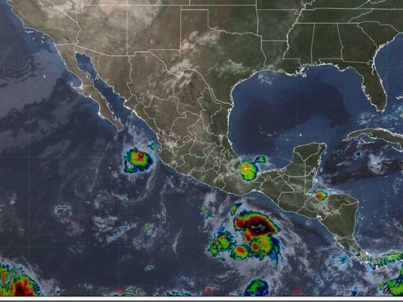 La depresión tropical Veintiuno-E se localizaba a las 09:30 horas a 650 kilómetros al sur de Puerto Ángel, Oaxaca, y a 870 kilómetros al sur-sureste de Acapulco, Guerrero.