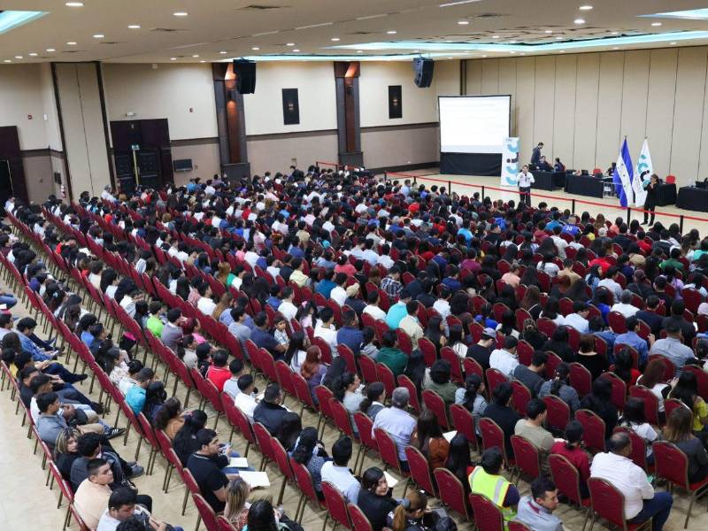 Más de 4,000 jóvenes acudieron a la Feria de Empleo organizada por la<b> </b>Cámara de Comercio e Industrias de Cortés (CCIC).