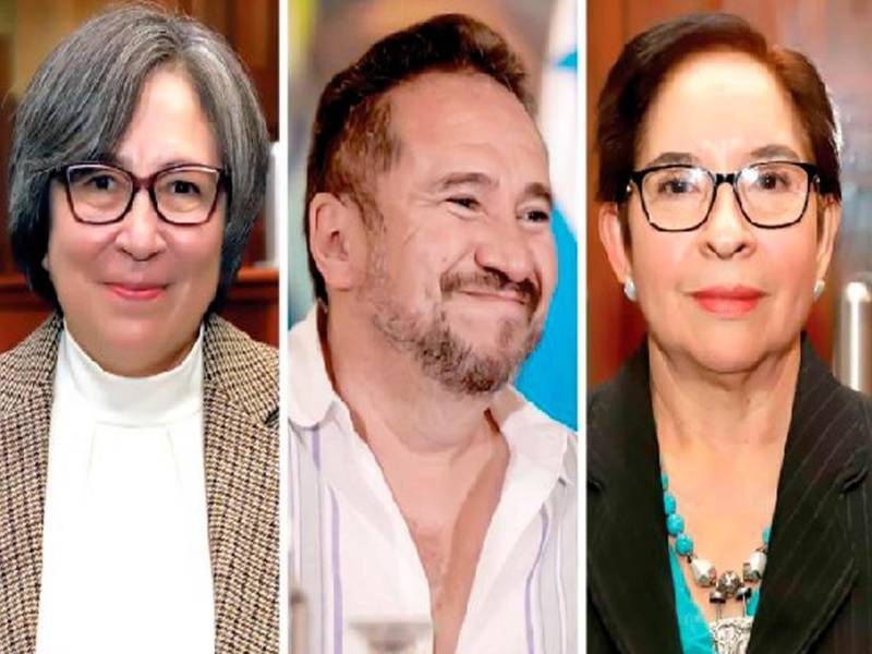 Tirza Flores y Enrique Flores Lanza son hermanos; a la derecha, Sonia Marlina, esposa.