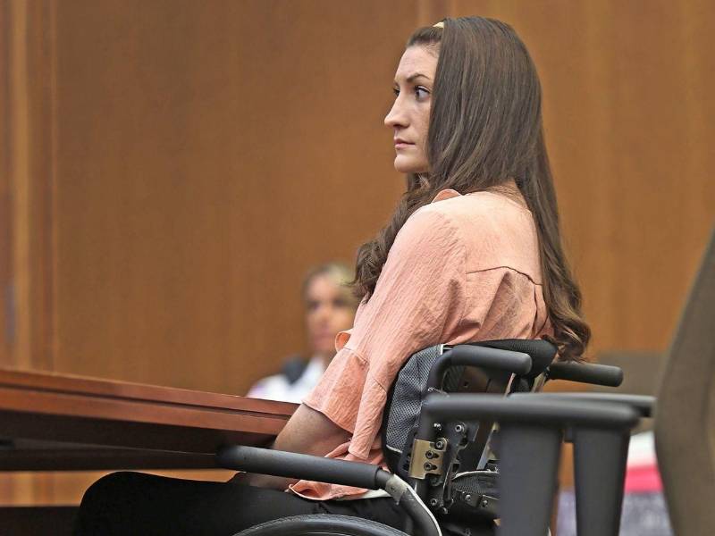 El juicio contra Lindsay Clancy, acusada de matar a sus tres hijos en la vivienda familiar de Duxbury, Massachusetts, se convirtió en uno de los procesos judiciales que más debate ha generado en Estados Unidos. Aunque la autoría de las muertes y la forma en que ocurrieron no están en discusión, el punto central del proceso es determinar hasta qué grado la acusada podía comprender y controlar sus actos cuando cometió los crímenes.
