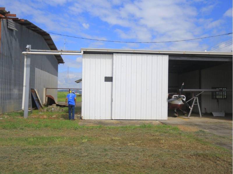 La organización sin fines de lucro Aeroclub San Pedro Sula a cargo de los vuelos privados desde 2021 quiso hacer una inversión en ampliación de hangares, pero no tuvo el respaldo de las autoridades a cargo del aeropuerto Villeda Morales.