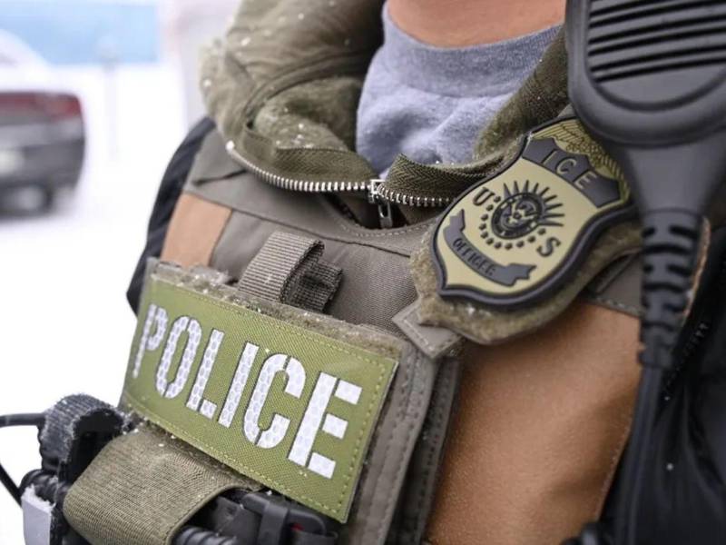 Christian Castro, agente del ICE, enfrenta cargos por agresión luego de presuntamente disparar contra un migrante venezolano durante una redada en Minneapolis.