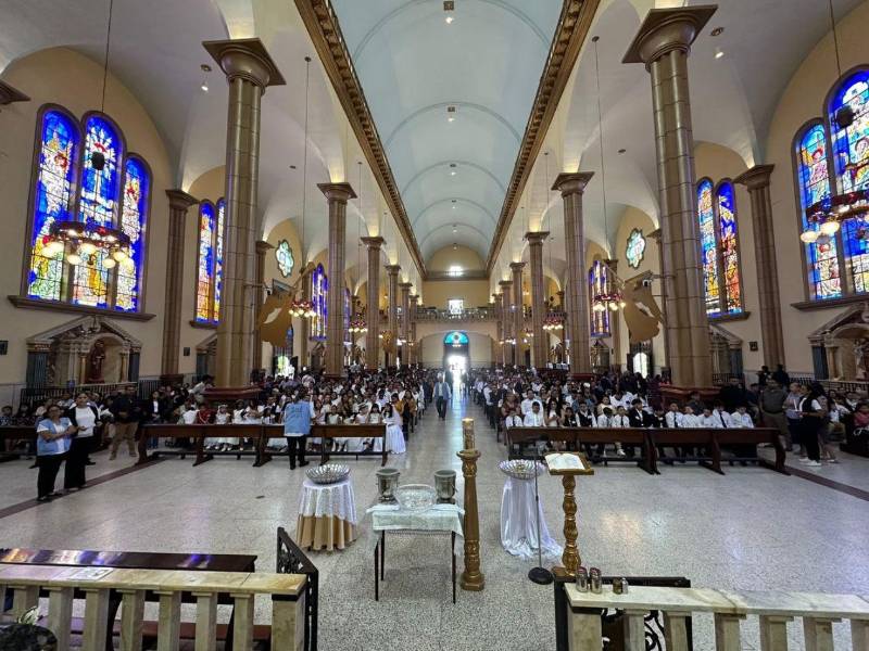 Interior de la Basílica de Nuestra Señora de Suyapa, en Tegucigalpa.