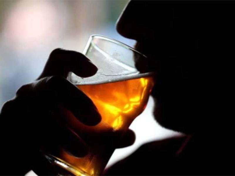 El alcohol adulterado ha causado muertes en personas.