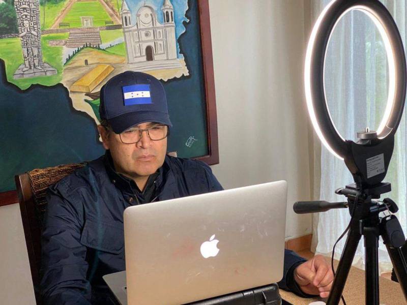 El expresidente Juan Orlando Hernández se ha convertido últimamente en pieza clave en su propio juicio, el que enfrenta en la Corte del Distrito Sur de Nueva York, por sus presuntos vínculos en el narcotráfico.