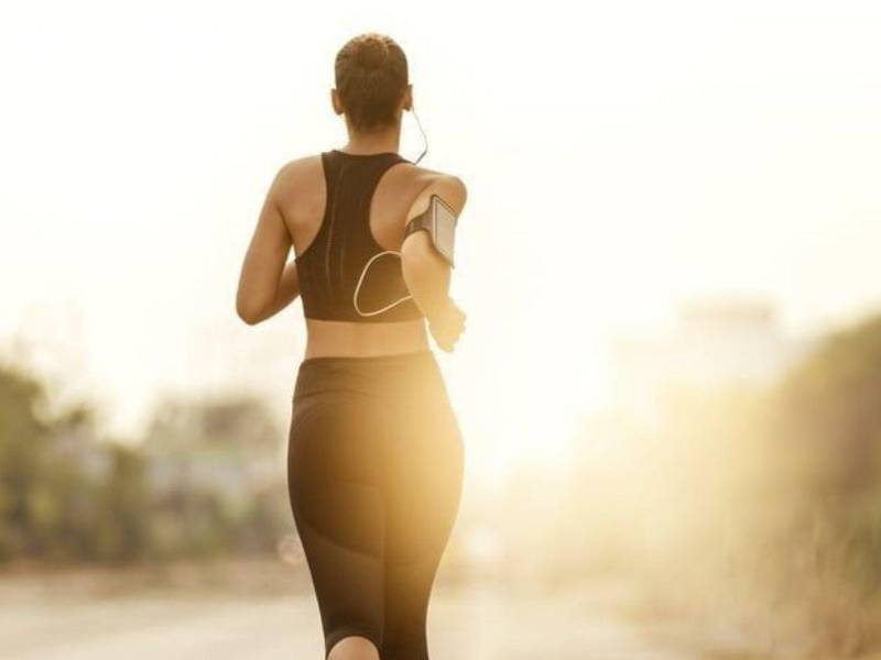 El running se vive como un estilo de vida que impulsa la salud, la disciplina y la superación personal en cada paso.