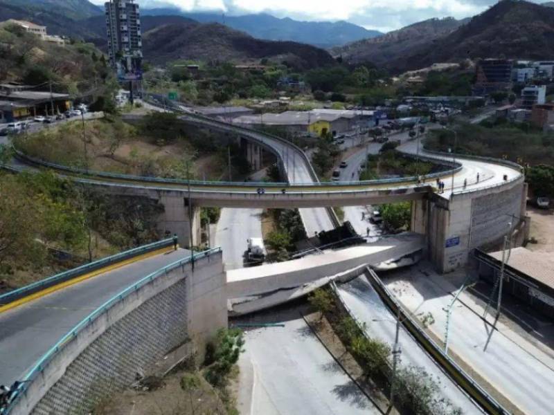 En comunicación con LA PRENSA Verifica, Juan Diego Zelaya, alcalde del Distrito Central, confirmó que el costo de reparación de la obra será de alrededor de 14 millones de lempiras.