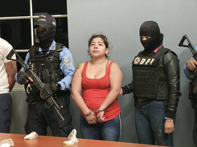 Victoria Alejandra Iglesias fue aprehendida en Corquín, Copán, por agentes de la Policía Nacional este 14 de marzo de 2024 en posesión de cocaína y crack.